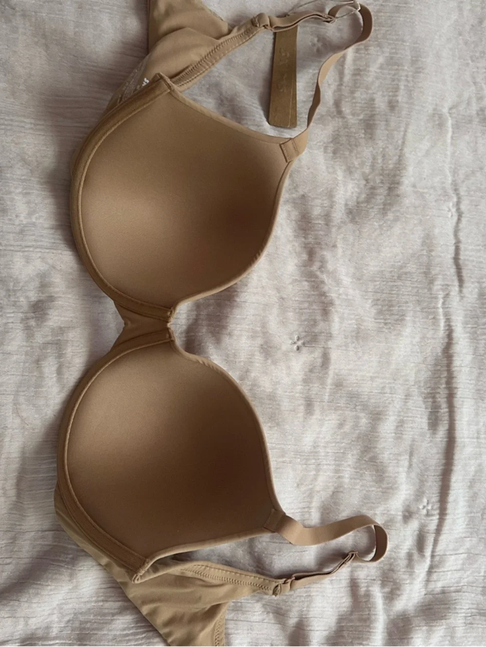 SKIMS Smooth T-Shirt Bra in Tan - Picture 2 of 4